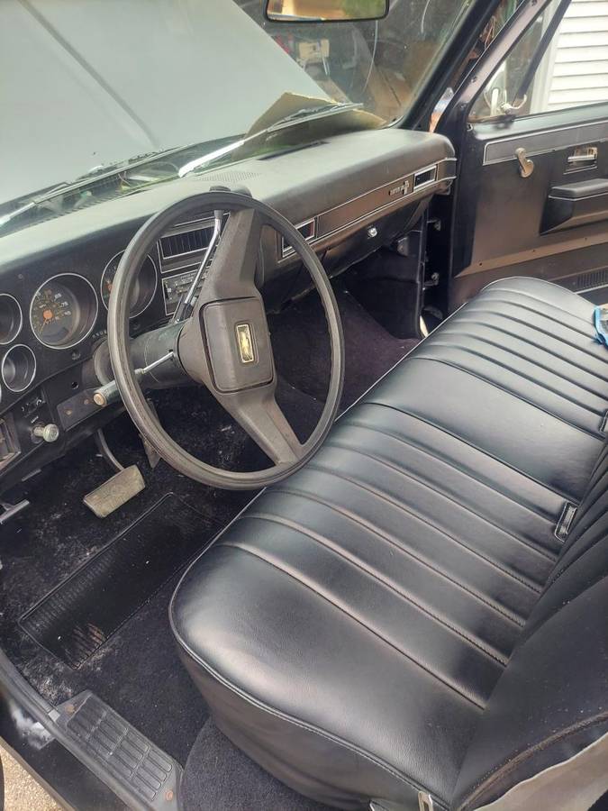 Chevrolet-C10-1982-black-2