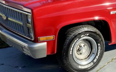 Chevrolet-C10-Scottsdale-1984-Short-Bed-10