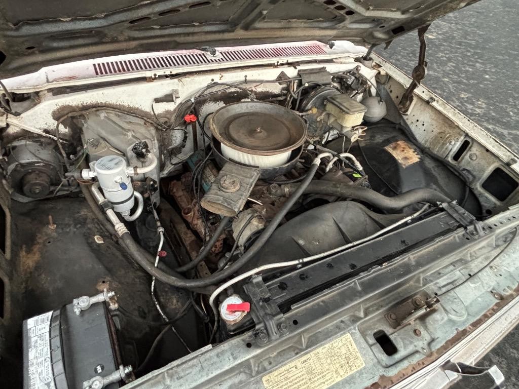 Chevrolet-C10-Silverado-SWB-cold-air-9000-just-spent-1984-30