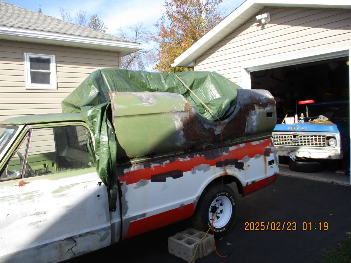 Chevrolet-C10-pickup-1970-green-10