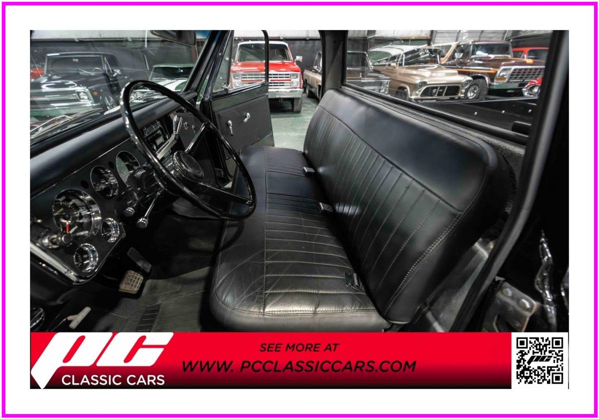 Chevrolet-C10-step-side-1968-black-2