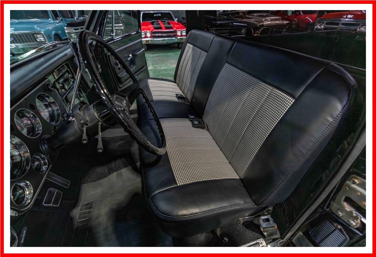 Chevrolet-C10-swb-1971-black-2