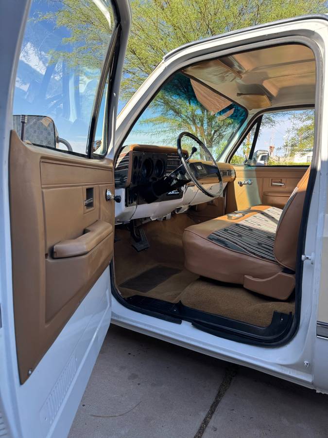 Chevrolet-C10-swb-1980-6