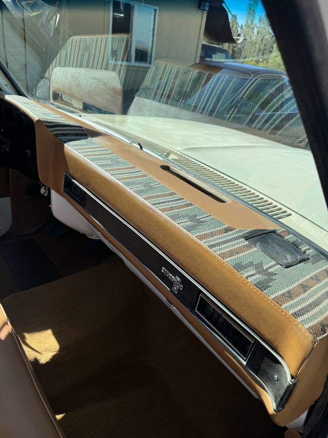 Chevrolet-C10-swb-1980-8