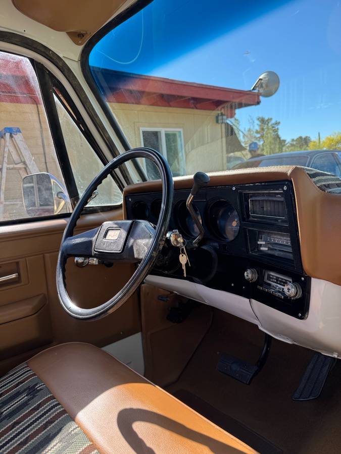 Chevrolet-C10-swb-1980-9