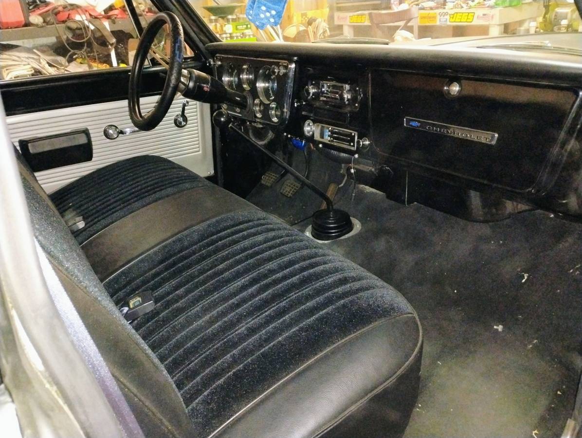Chevrolet-C10-truck-1970-black-7