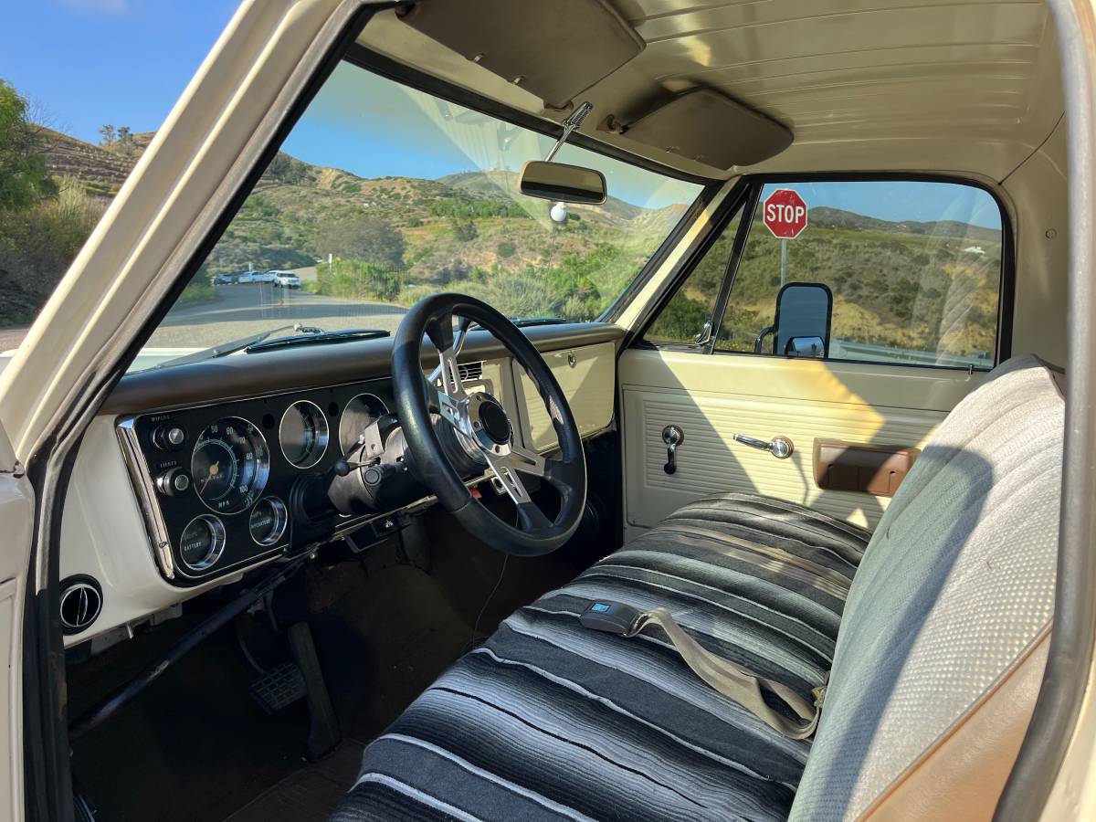 Chevrolet-C20-truck-1968-white-10