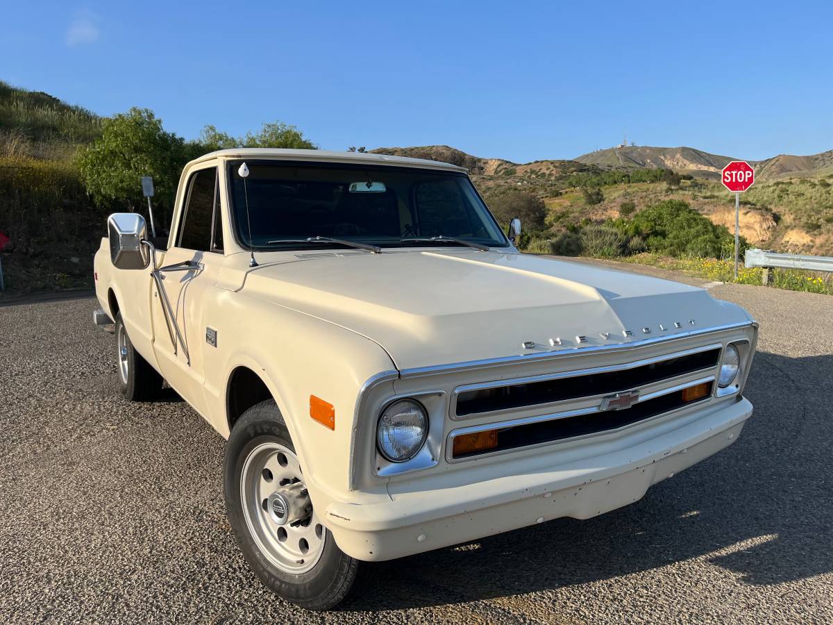 Chevrolet-C20-truck-1968-white-12