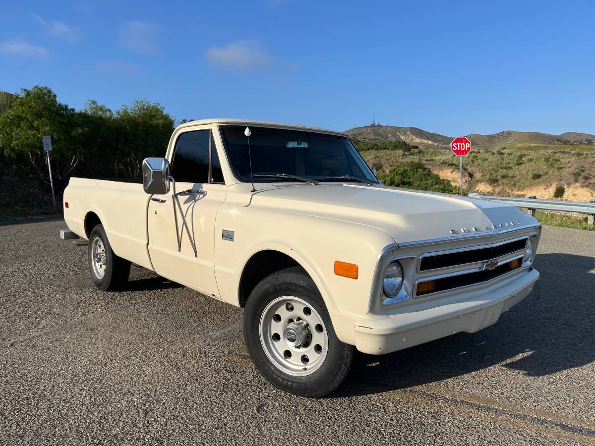 Chevrolet-C20-truck-1968-white-9