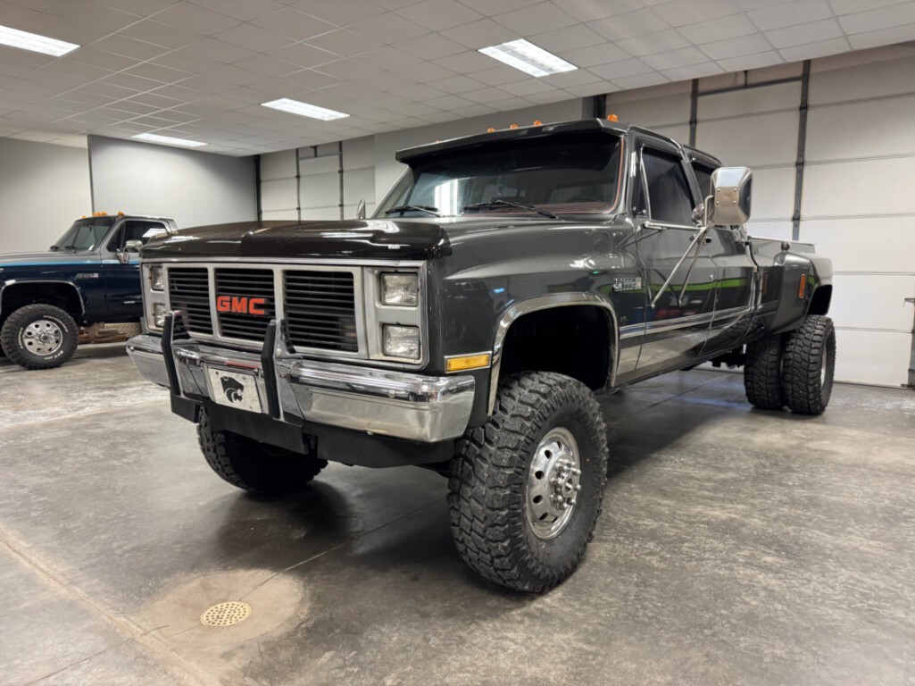 Chevrolet-CK-Pickup-3500-1984-Crew-Cab-Pickup-1