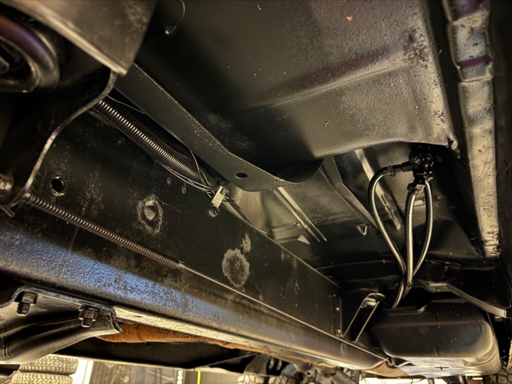 Chevrolet-CK-Pickup-3500-1984-Crew-Cab-Pickup-21