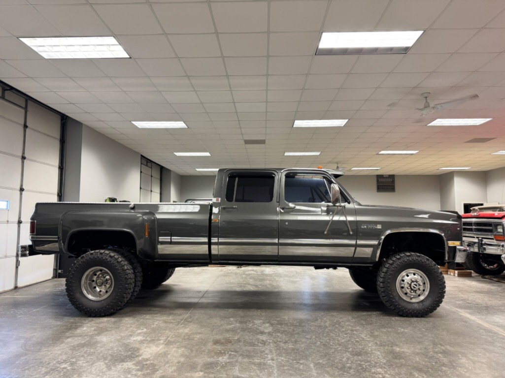 Chevrolet-CK-Pickup-3500-1984-Crew-Cab-Pickup-4