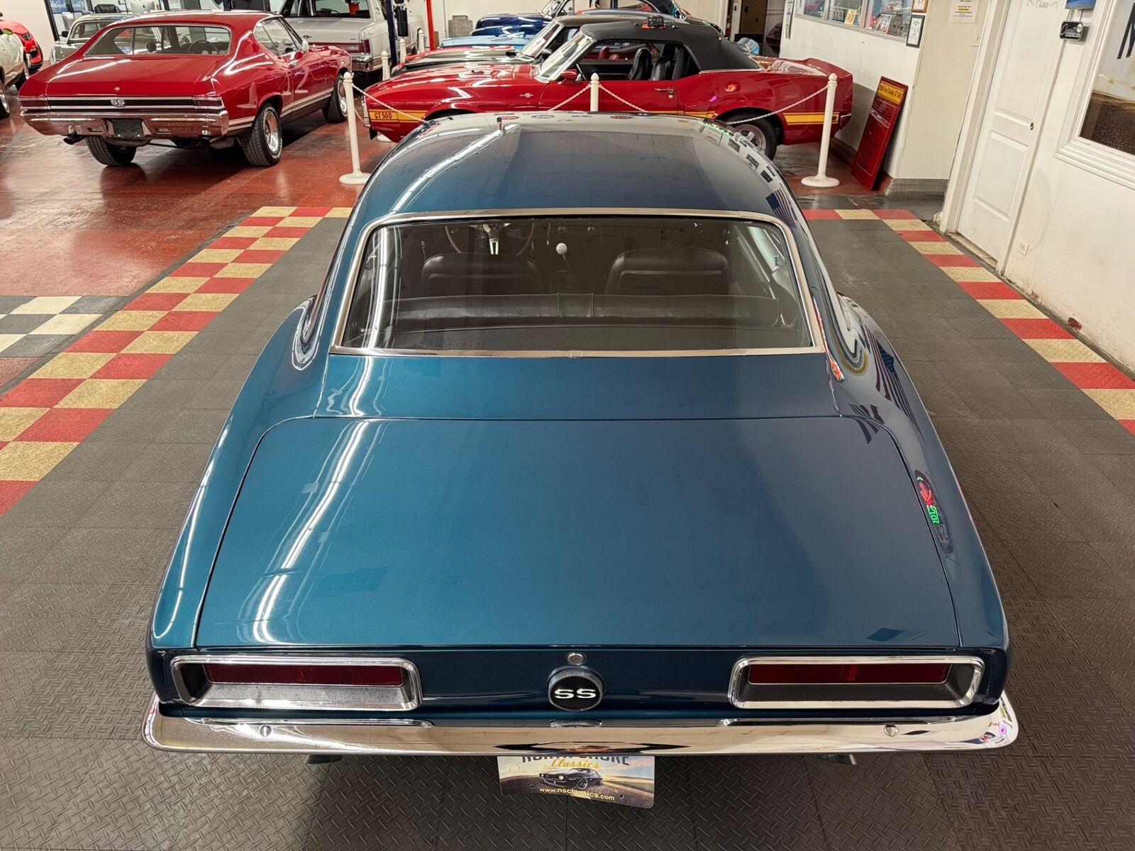 Chevrolet-Camaro-1967-2-Door-12