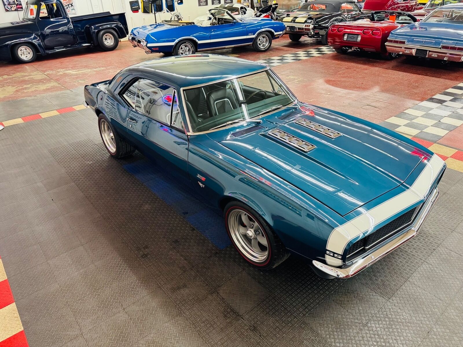 Chevrolet-Camaro-1967-2-Door-18