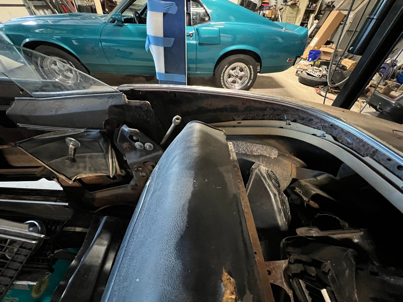 Chevrolet-Camaro-1967-2-Door-18