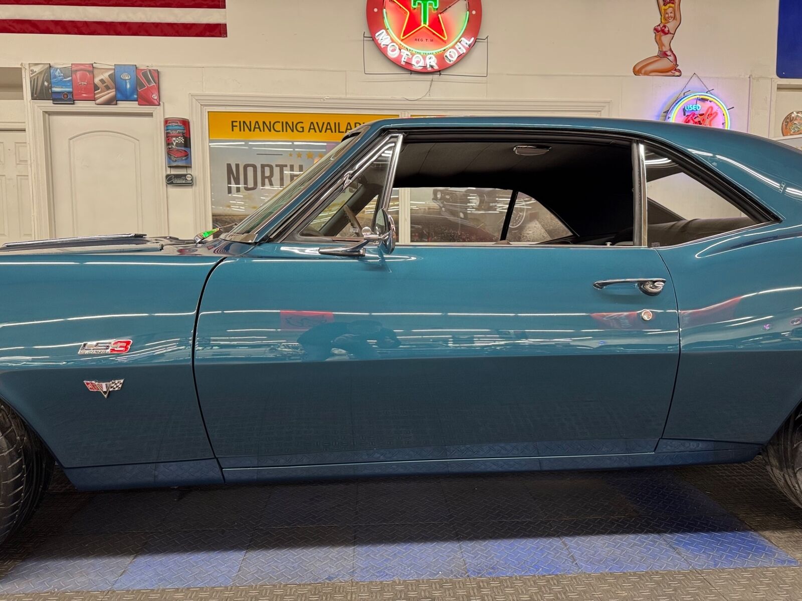 Chevrolet-Camaro-1967-2-Door-21