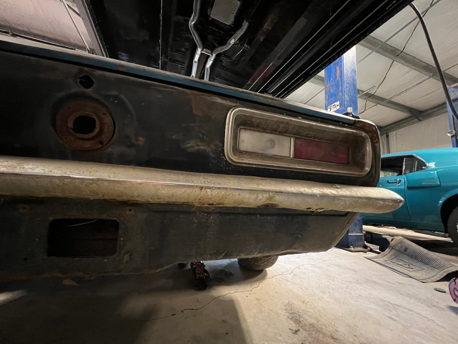 Chevrolet-Camaro-1967-2-Door-23
