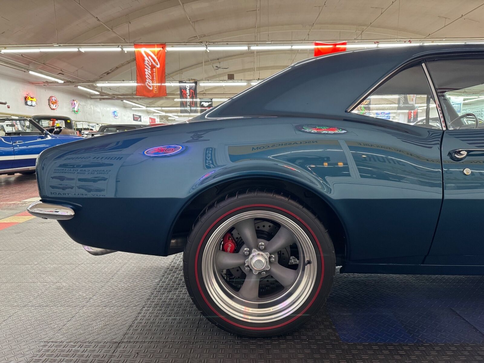 Chevrolet-Camaro-1967-2-Door-27