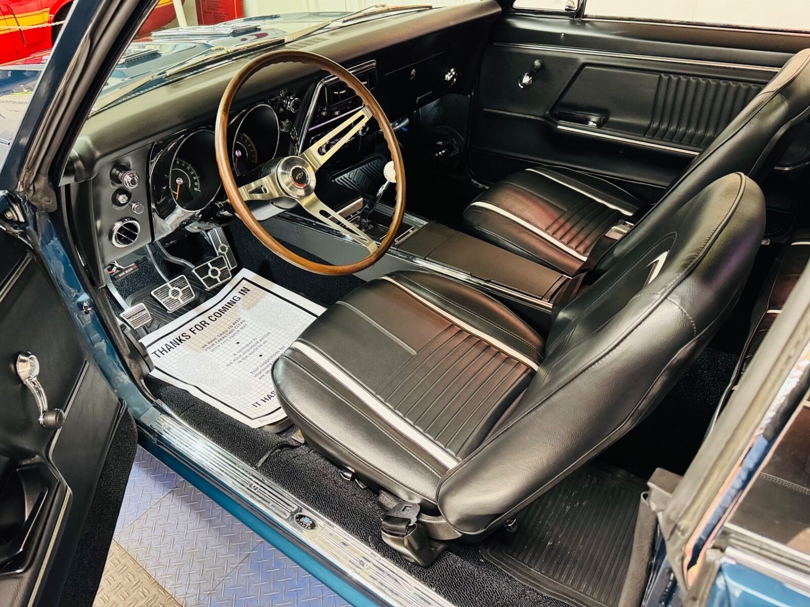 Chevrolet-Camaro-1967-2-Door-31