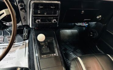 Chevrolet-Camaro-1967-2-Door-35
