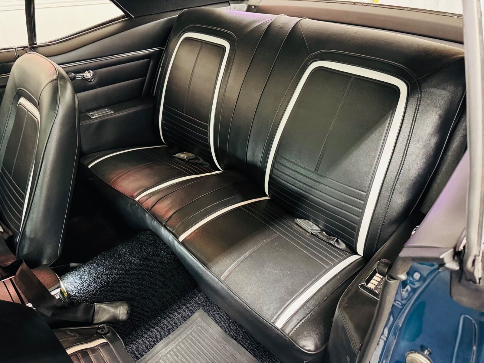Chevrolet-Camaro-1967-2-Door-37