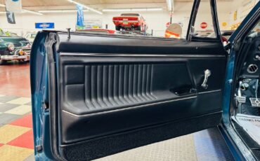 Chevrolet-Camaro-1967-2-Door-39