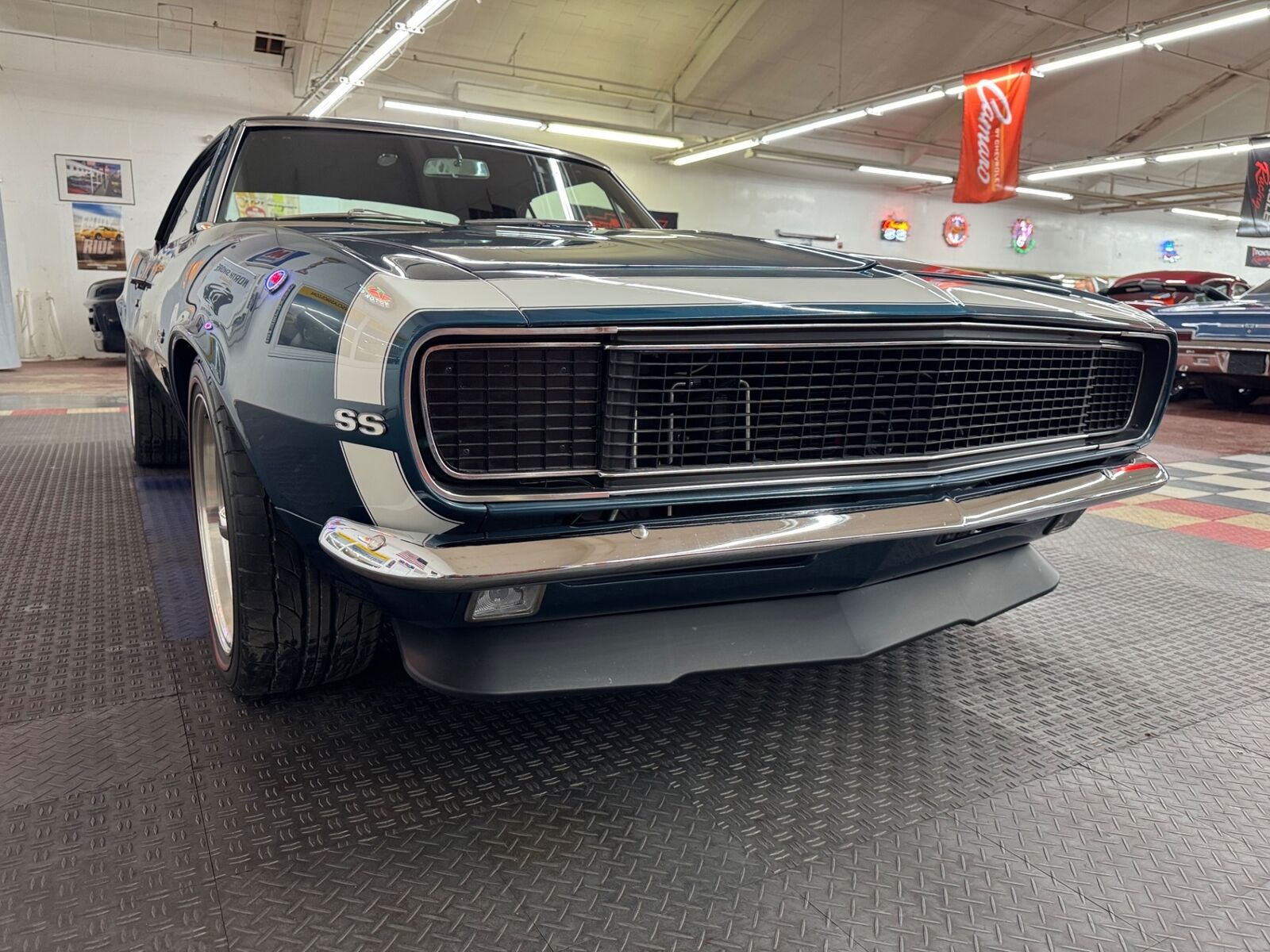 Chevrolet-Camaro-1967-2-Door-7