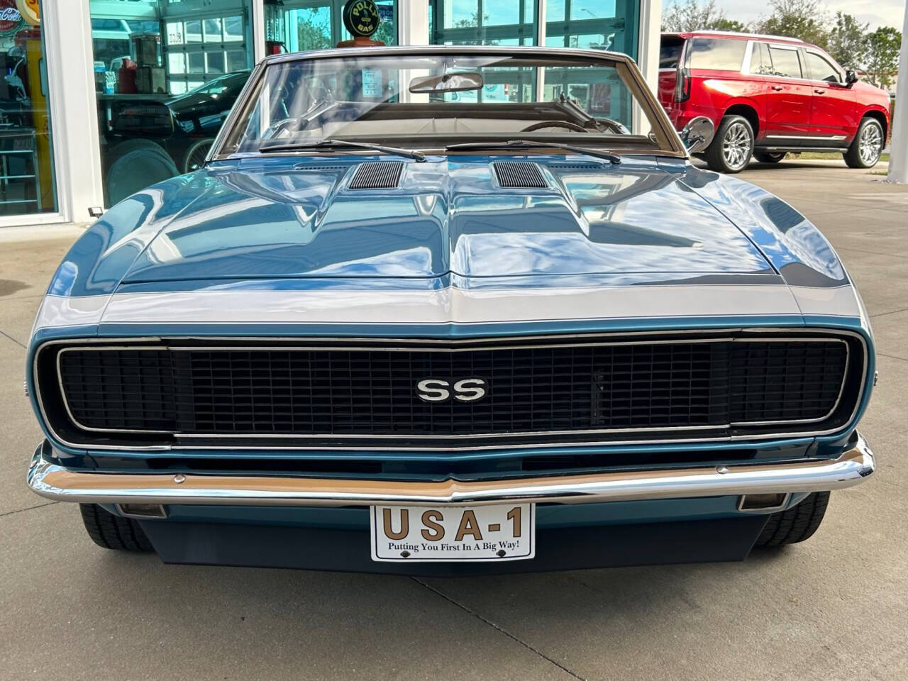 Chevrolet-Camaro-1967-Hatchback-1