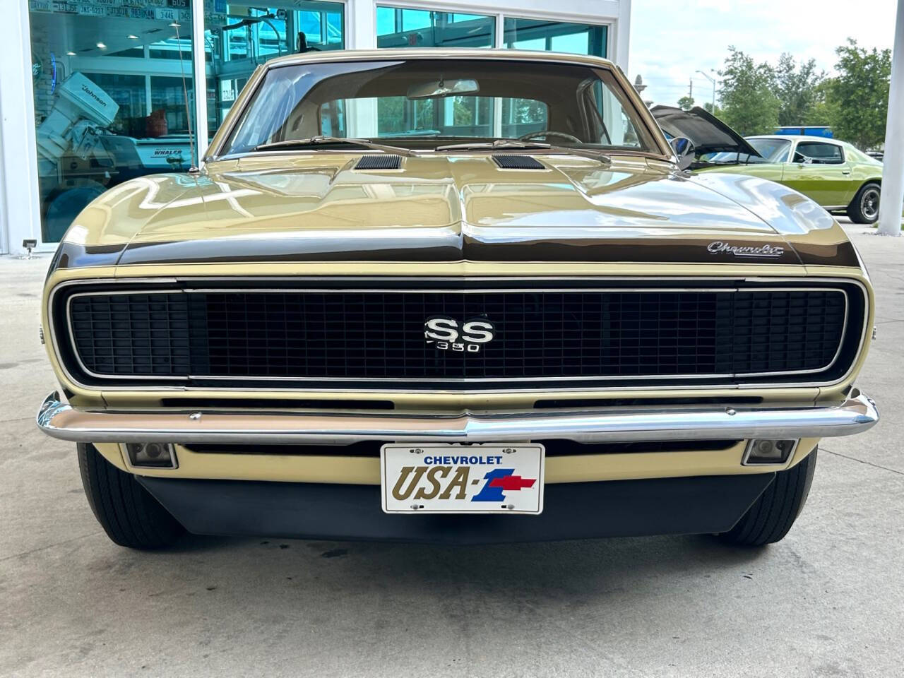 Chevrolet-Camaro-1967-Hatchback-1