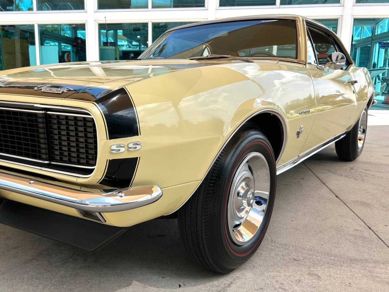 Chevrolet-Camaro-1967-Hatchback-10