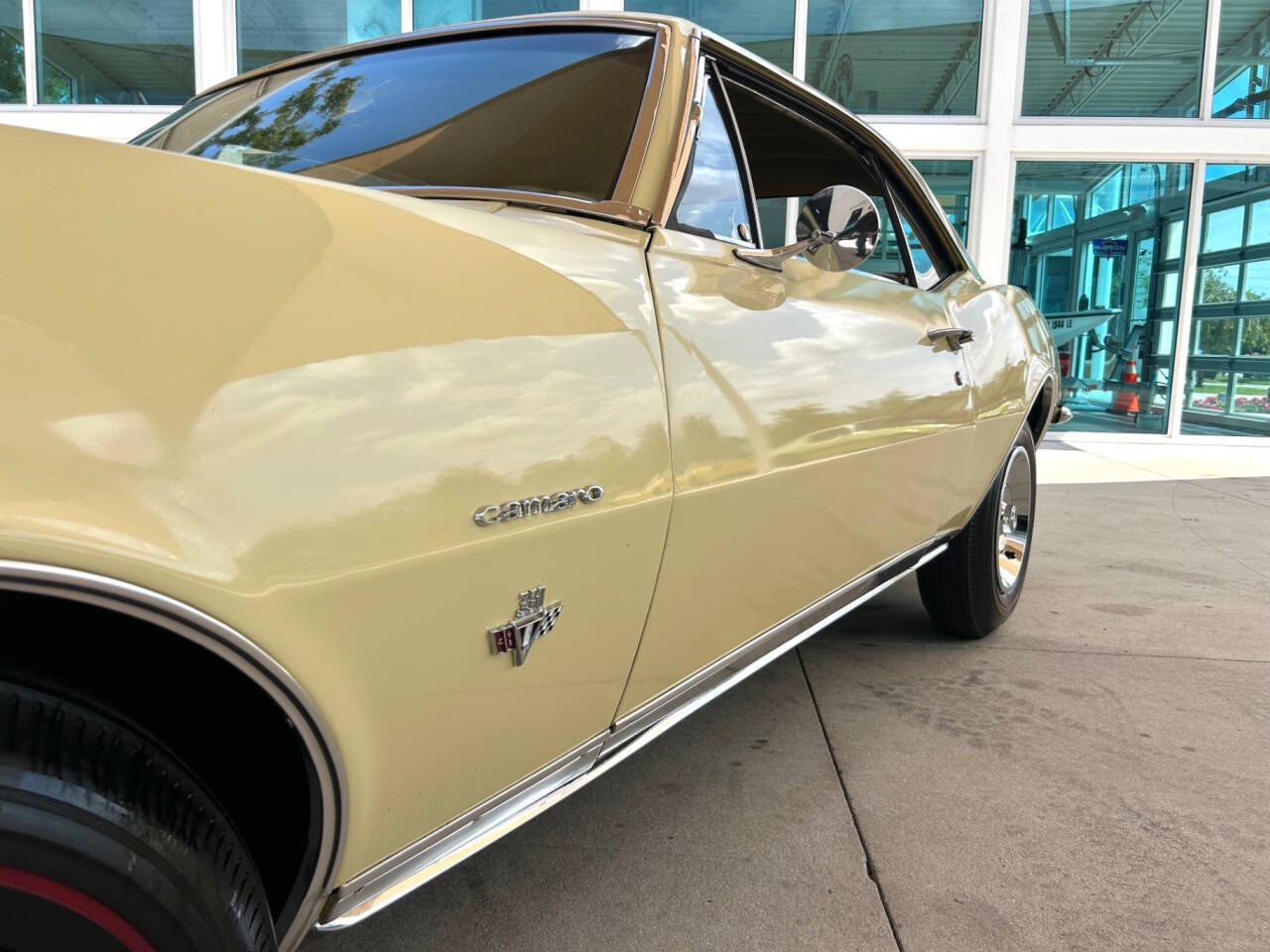 Chevrolet-Camaro-1967-Hatchback-11