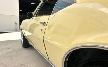 Chevrolet-Camaro-1967-Hatchback-12