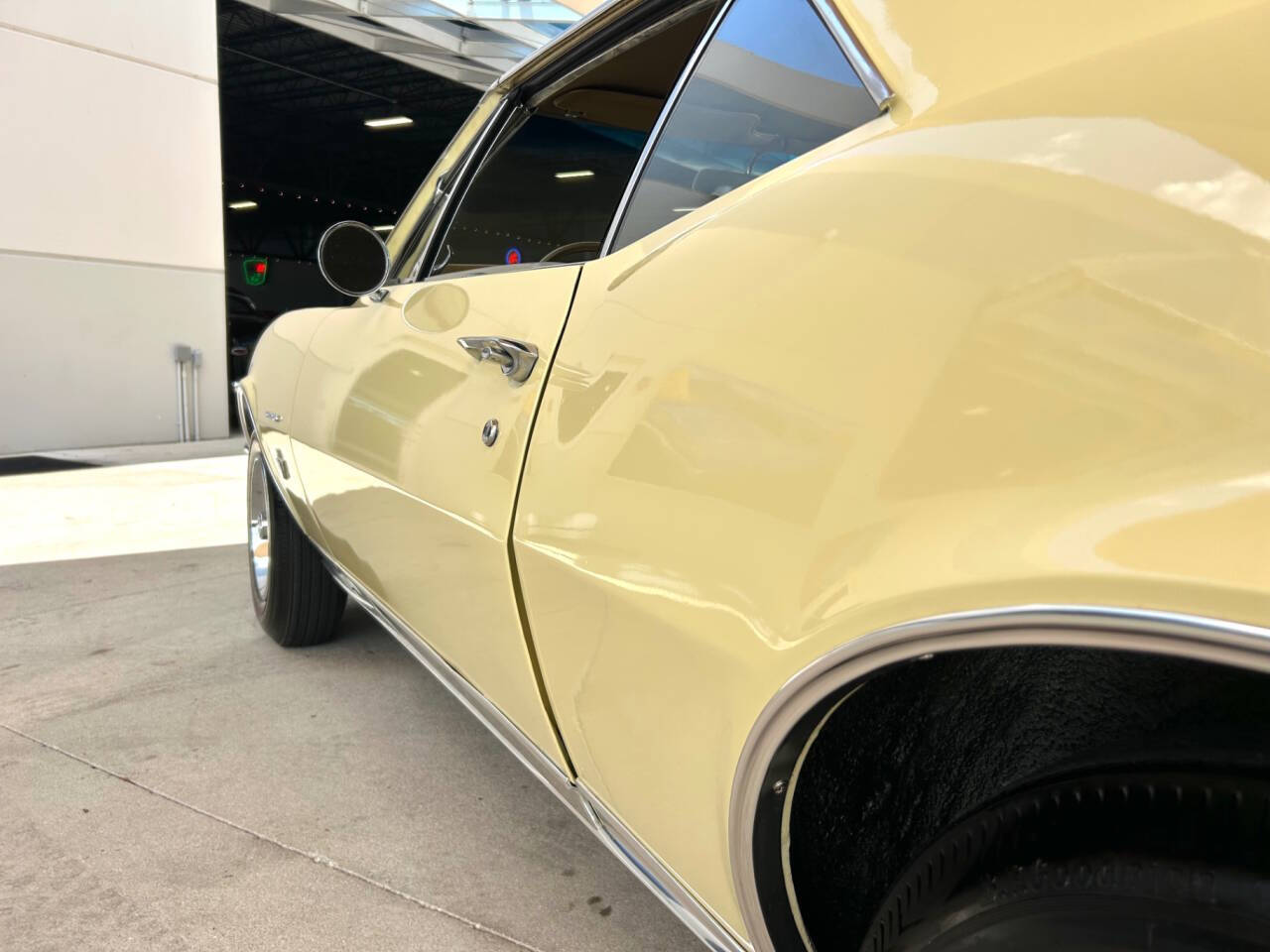 Chevrolet-Camaro-1967-Hatchback-12