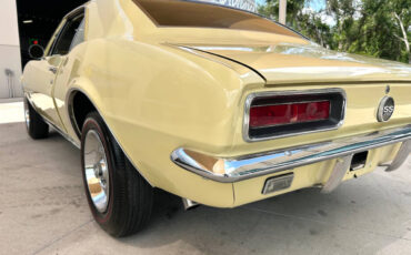 Chevrolet-Camaro-1967-Hatchback-13