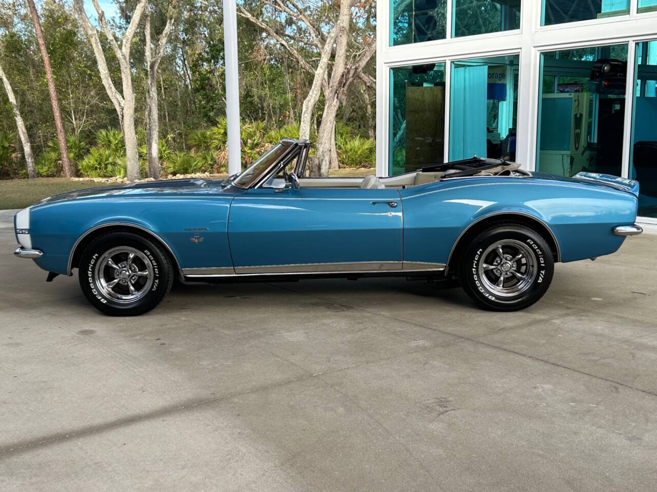 Chevrolet-Camaro-1967-Hatchback-14