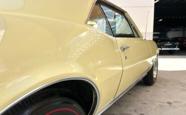 Chevrolet-Camaro-1967-Hatchback-15