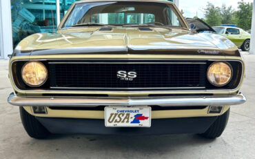 Chevrolet-Camaro-1967-Hatchback-2