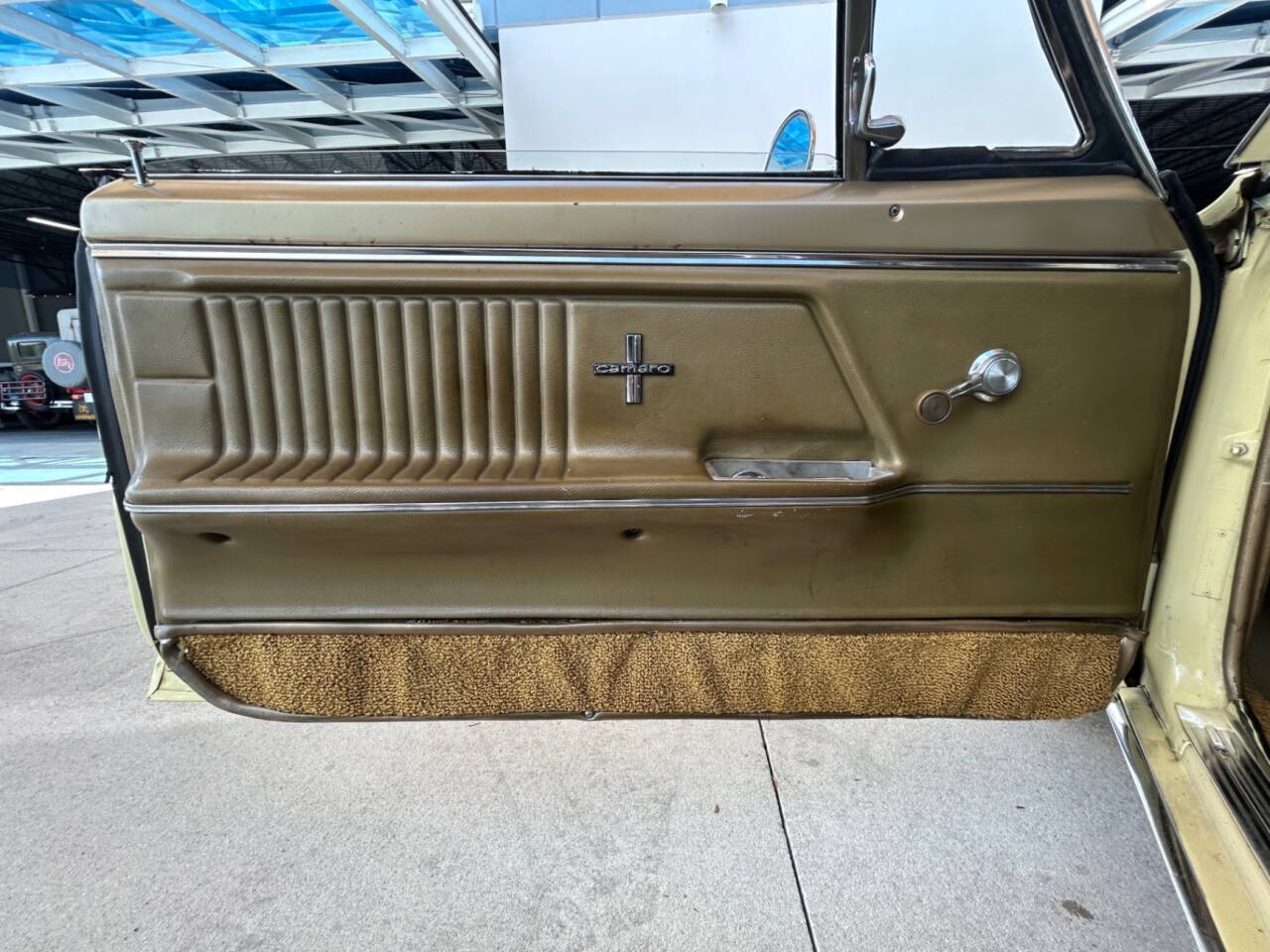 Chevrolet-Camaro-1967-Hatchback-22