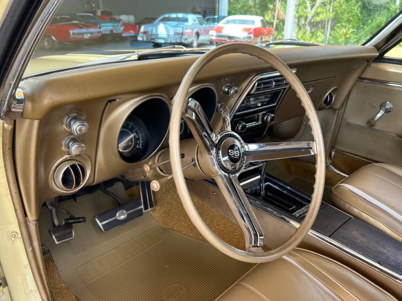 Chevrolet-Camaro-1967-Hatchback-23