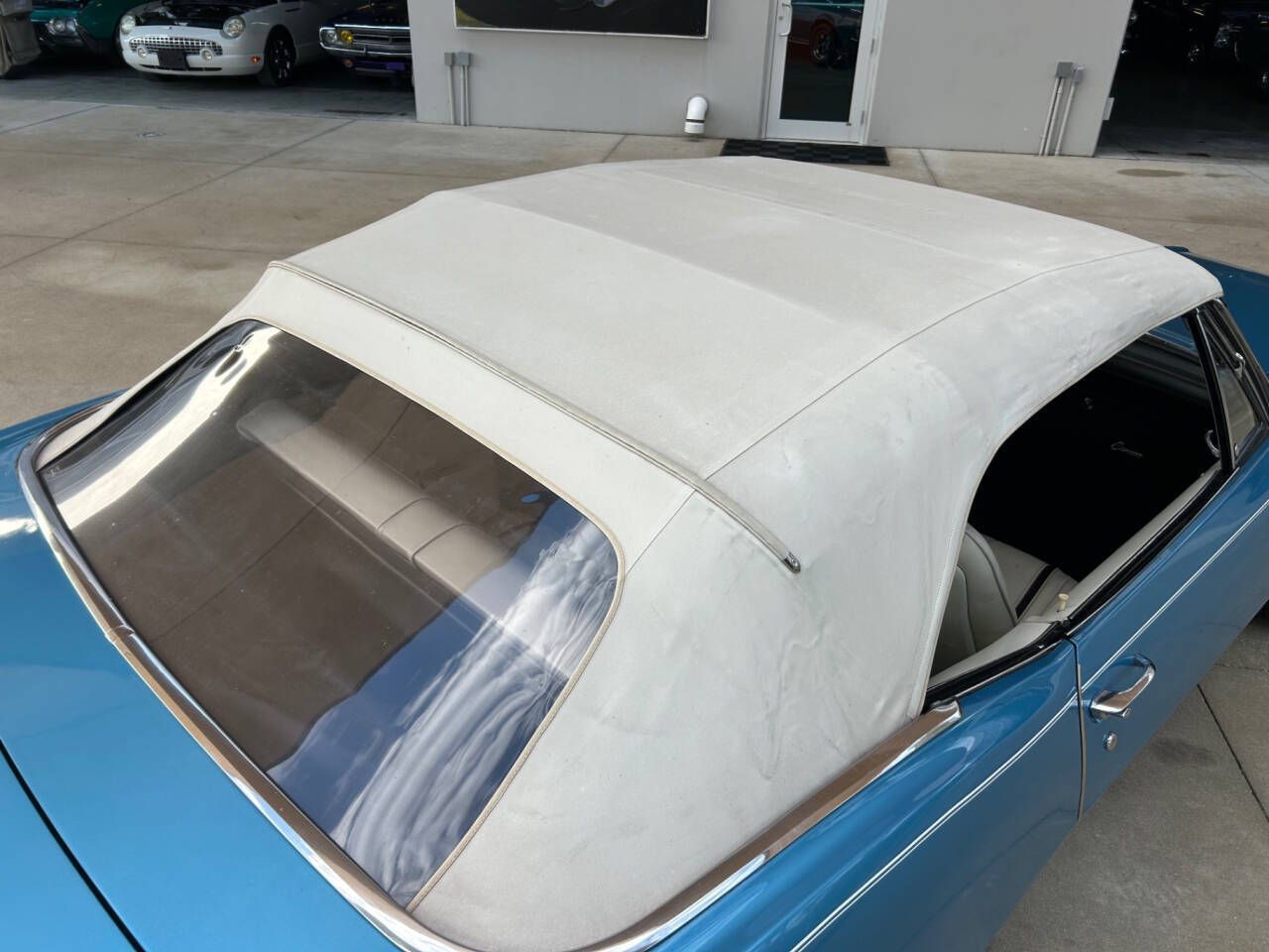 Chevrolet-Camaro-1967-Hatchback-27