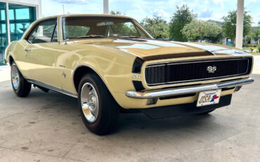 Chevrolet-Camaro-1967-Hatchback-3