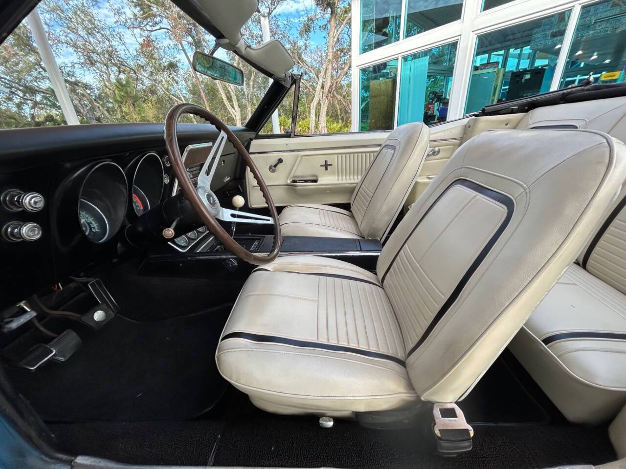 Chevrolet-Camaro-1967-Hatchback-34