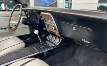 Chevrolet-Camaro-1967-Hatchback-39