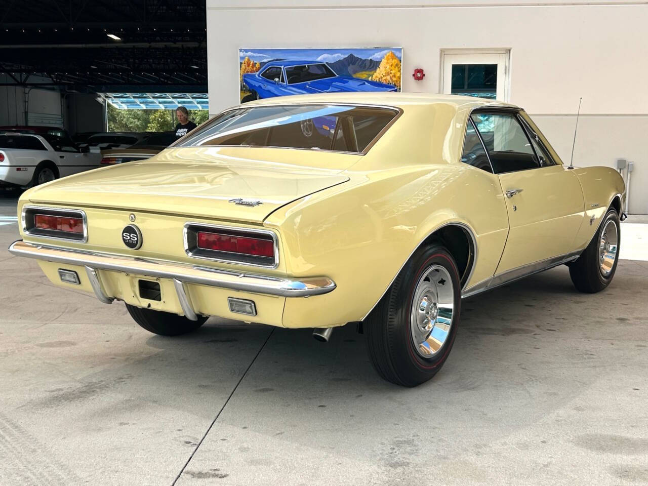 Chevrolet-Camaro-1967-Hatchback-5