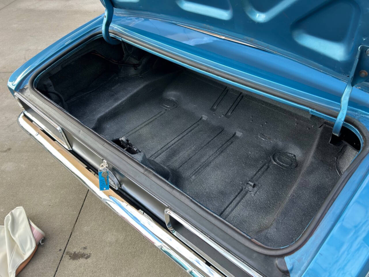 Chevrolet-Camaro-1967-Hatchback-7