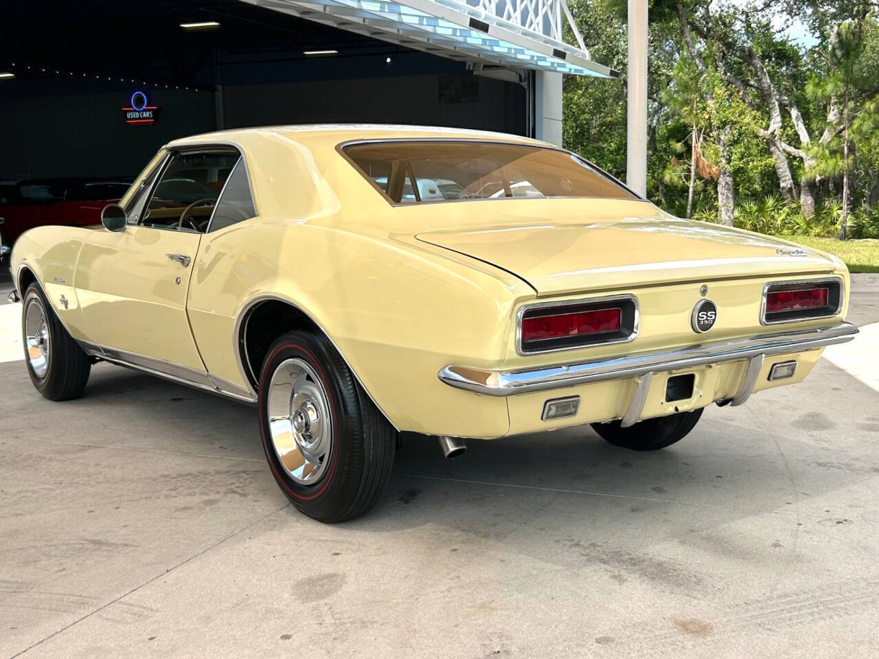 Chevrolet-Camaro-1967-Hatchback-7