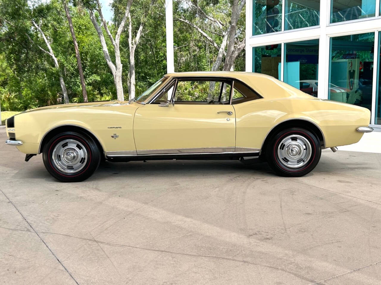 Chevrolet-Camaro-1967-Hatchback-8