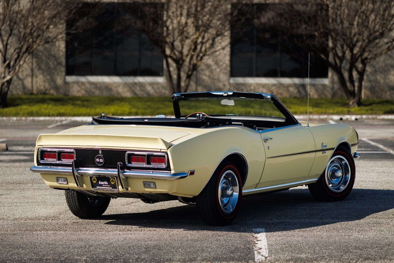 Chevrolet-Camaro-1968-Convertible-10