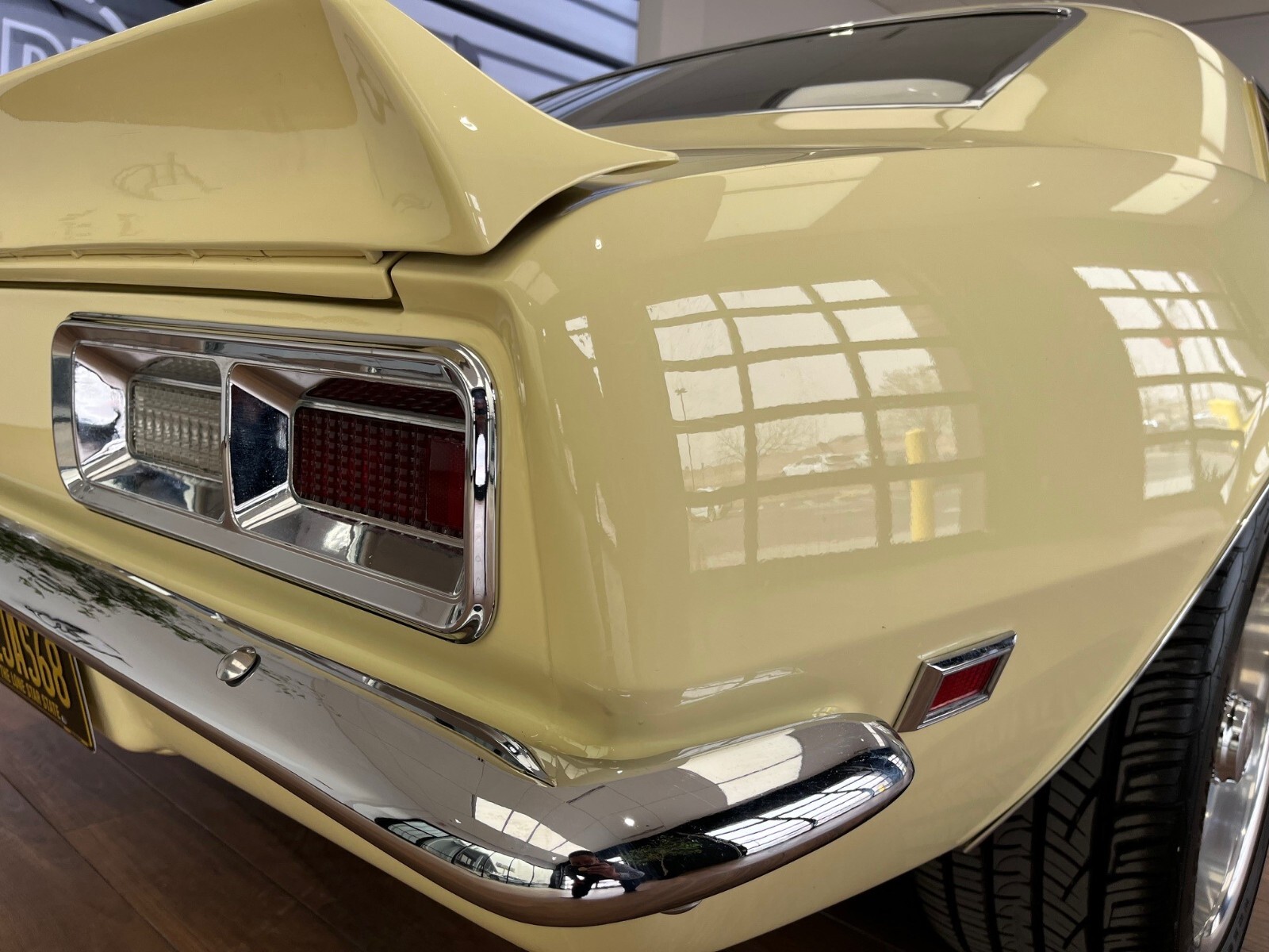 Chevrolet-Camaro-1968-Coupe-10