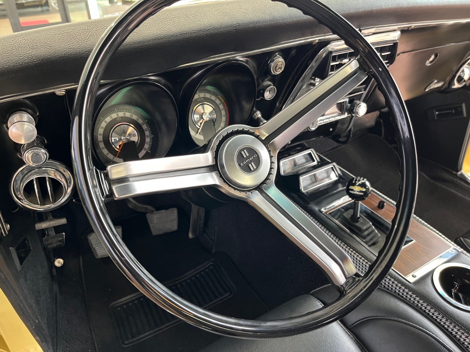 Chevrolet-Camaro-1968-Coupe-16
